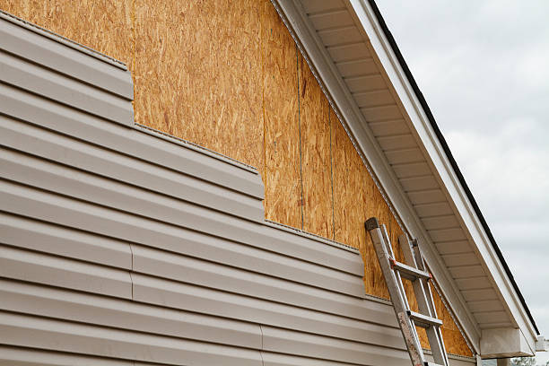24/7 Emergency Siding experts in Zirconia, NC